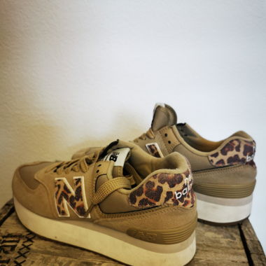 Casual shoes