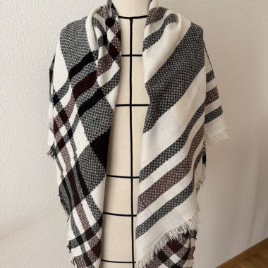 Checked Throw Blanket with Fringes