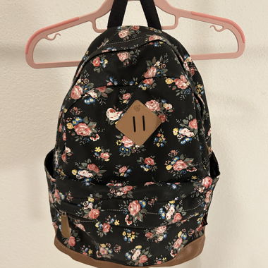 Backpack with flowers