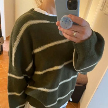 Gestreifter Pullover
