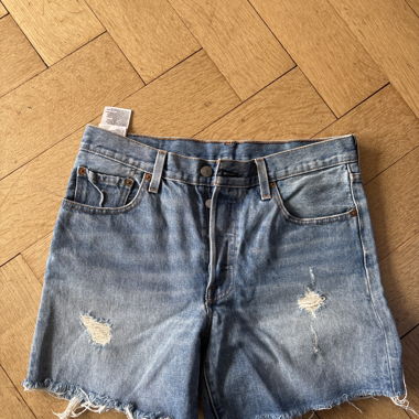 Shorts en jean à l'aspect déchiré