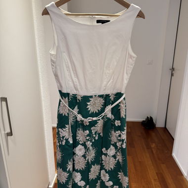 Abito Comma bianco e verde con fiori