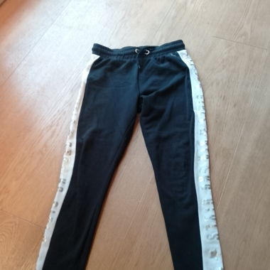 Schwarze Hosen