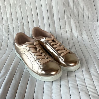 Rosegoldene Sneaker