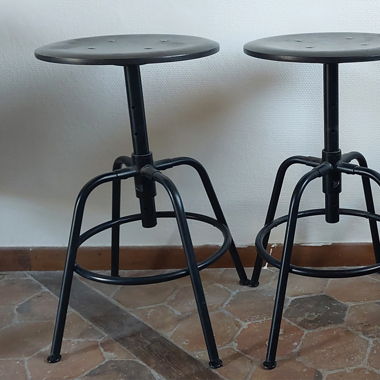 Tabourets de bar noirs réglables