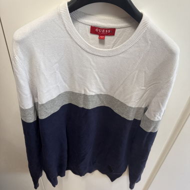 GUESS sweater