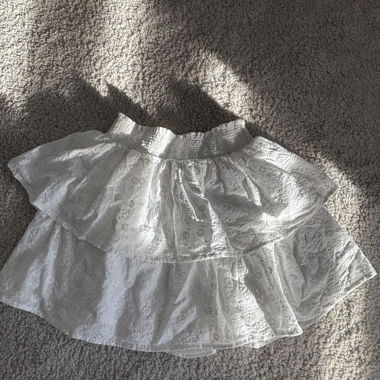 White skirt with sewn-in pants