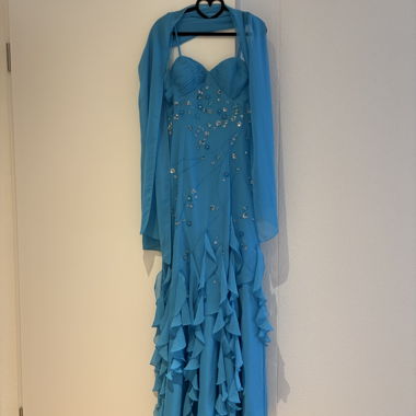 Türkises Abendkleid mit Pailletten