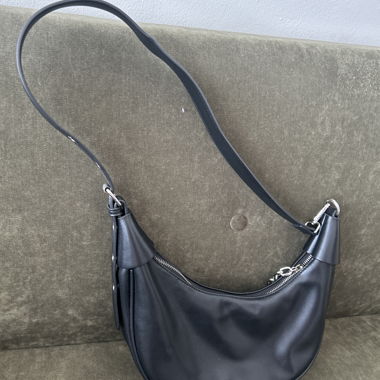 Black shoulder bag
