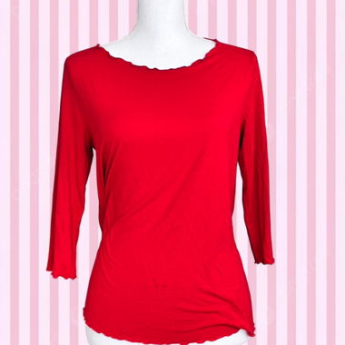 Red 3/4 sleeve ruffle hem top 
