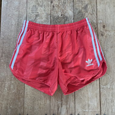 Pantaloncini sportivi Adidas rossi