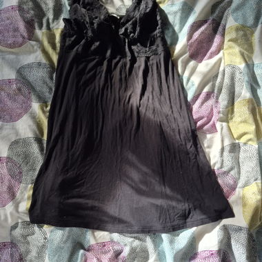Schwarzes Spitzenkleid