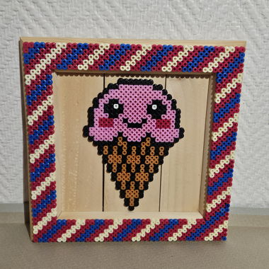 Cornice decorativa pixel art