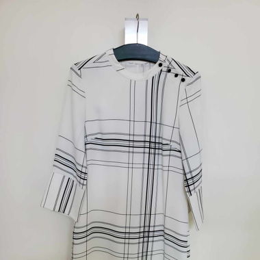 Robe blanche et noir