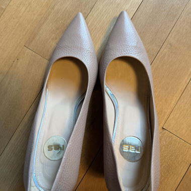 Ras leather pumps with block heel, size 38