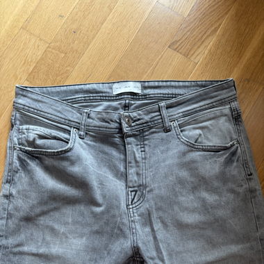 graue Jeans