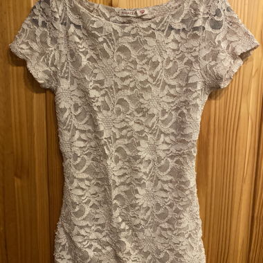 Powder-pink lace top