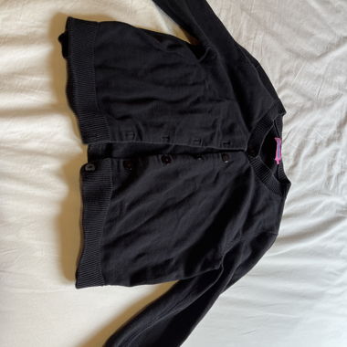 Knopfiger schwarzer Cardigan