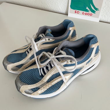Vintage Y2K Reebok sneakers 