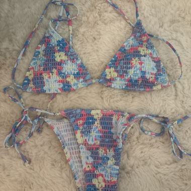 Bikini mit Blumenmuster 