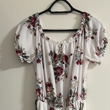 Strandkleid mit Blumen