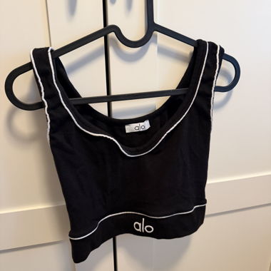 Haut de sport noir alo