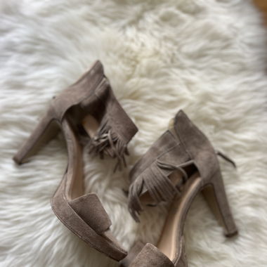 Summer high heels mit Fransen