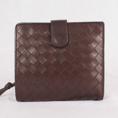 Auth BOTTEGA VENETA bifold wallet in Lambskin.