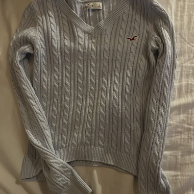 Hollister sweater