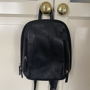 mini Rucksack mit vielen Fächern