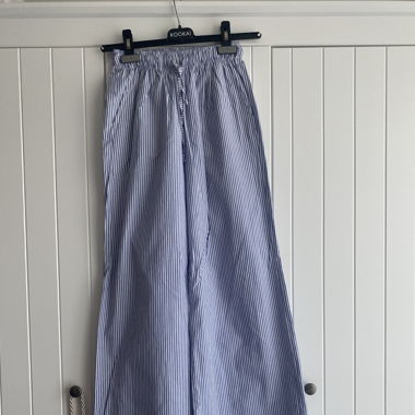 Blau-Weiss gestreifte Wide Leg Hose 