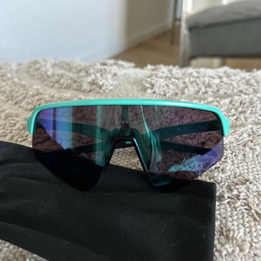 Lunettes soleil Oakley sutro lite 