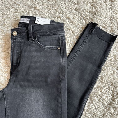 Zara Black Skinny Jeans Size 34