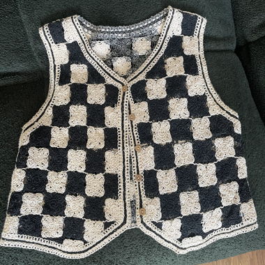 Gilet lavorato a mano nero/crema