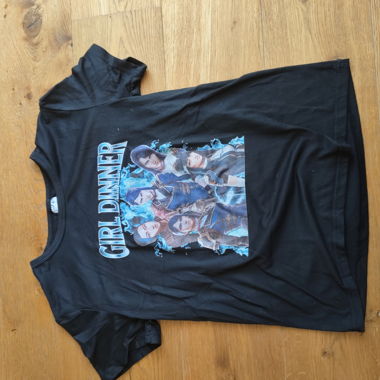 T-shirt graphique Girl Dinner
