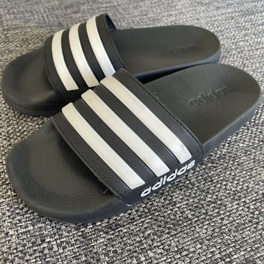 ciabatte da doccia adidas Adilette nere/bianche 33