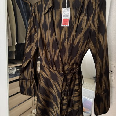 Robe chemise ceinturée MNG