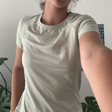 green sportshirt 