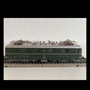 SBB Modelleisenbahn-Lok grün 11414