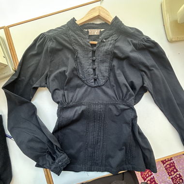 Y2k Black lace-detail blouse