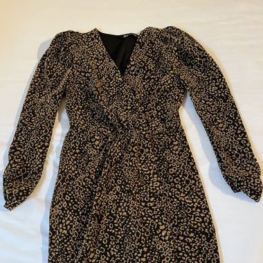 Robe jaune noir