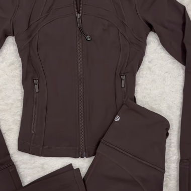 Ensemble de sport Lululemon marron
