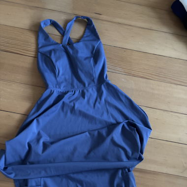Kleid mit kurzer Hose 