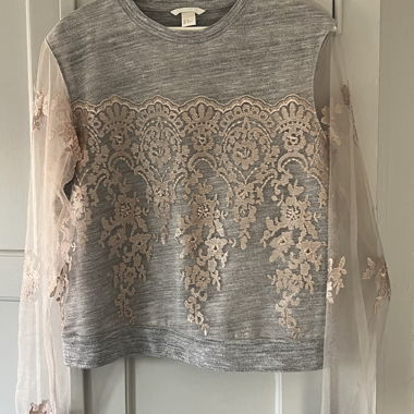 Maglione con maniche in tulle