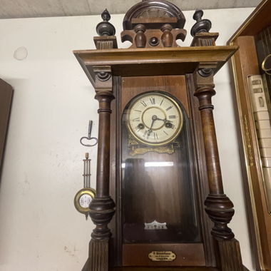 Pendule à balancier en bois