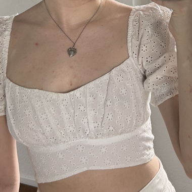 Weisses Broderie-Top