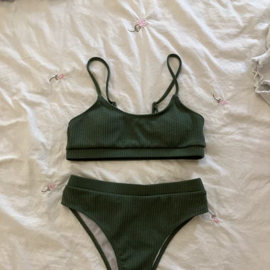 Grüner Bikini