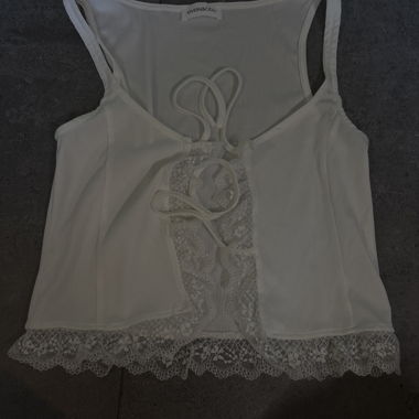 Weisses Spitzen-Camisole-Top
