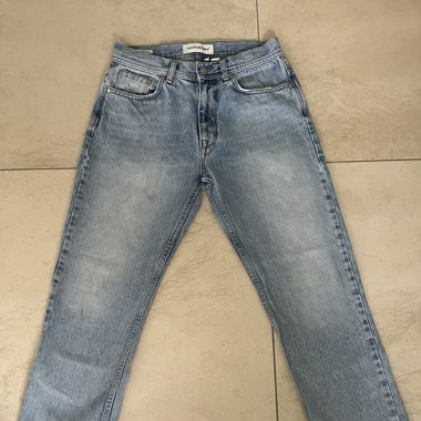 Hellblaue Jeans 