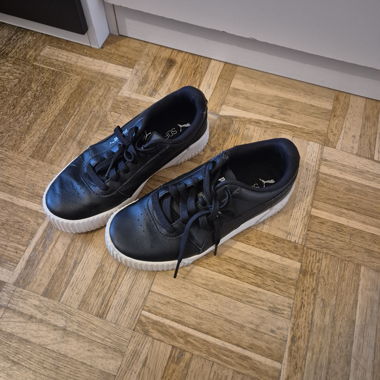 Puma sneakers size 37